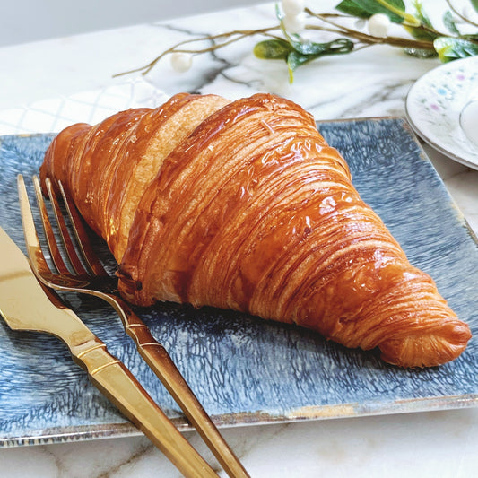Croissant parisien de mantequilla